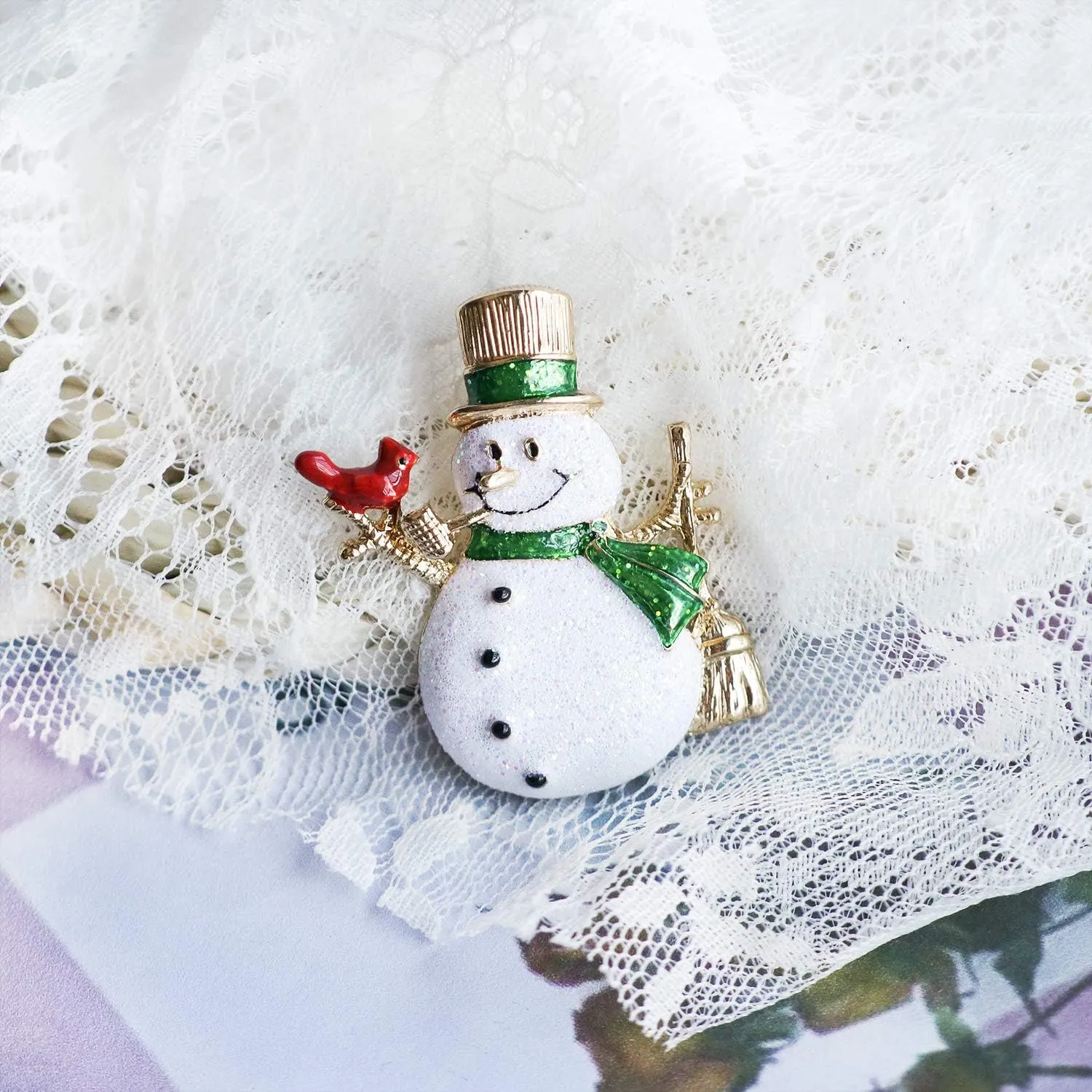 Christmas Snowman Brooch Pin Enamel Lapel Pin Cartoon Brooch Pin Badges Brooch Pins for Clothing Bags Crystal Christmas Jewelry for Women