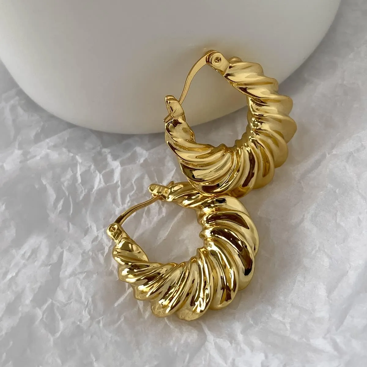 Gold Hoop Earrings 14K Gold Plated Huggie Hoops Twisted Croissant Earrings Small Hoop Earrings for Women Jewelry Gifts