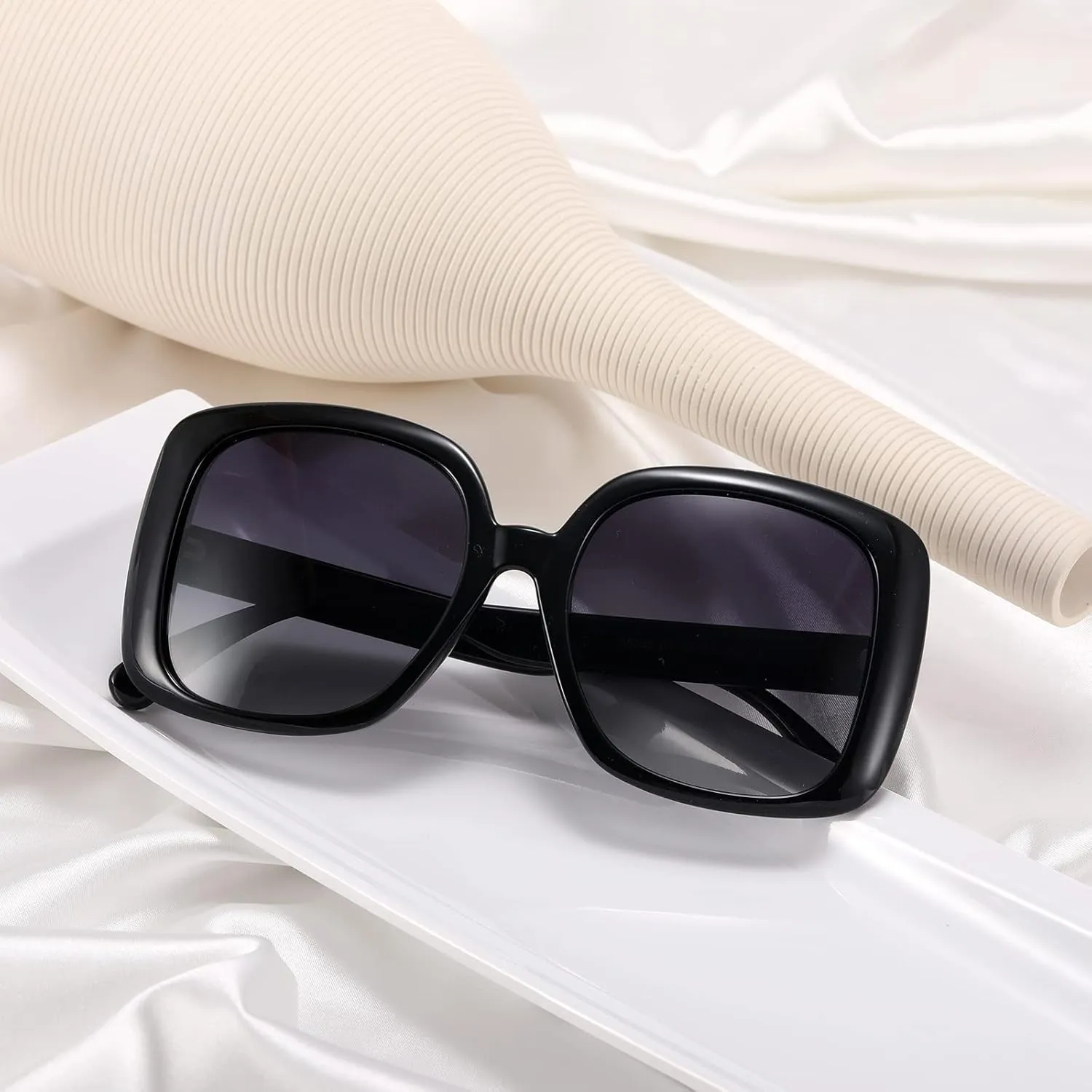 MORESHINE Trendy Oversized Square Polarized Sunglasses Retro Shades for Women UV400 Protection