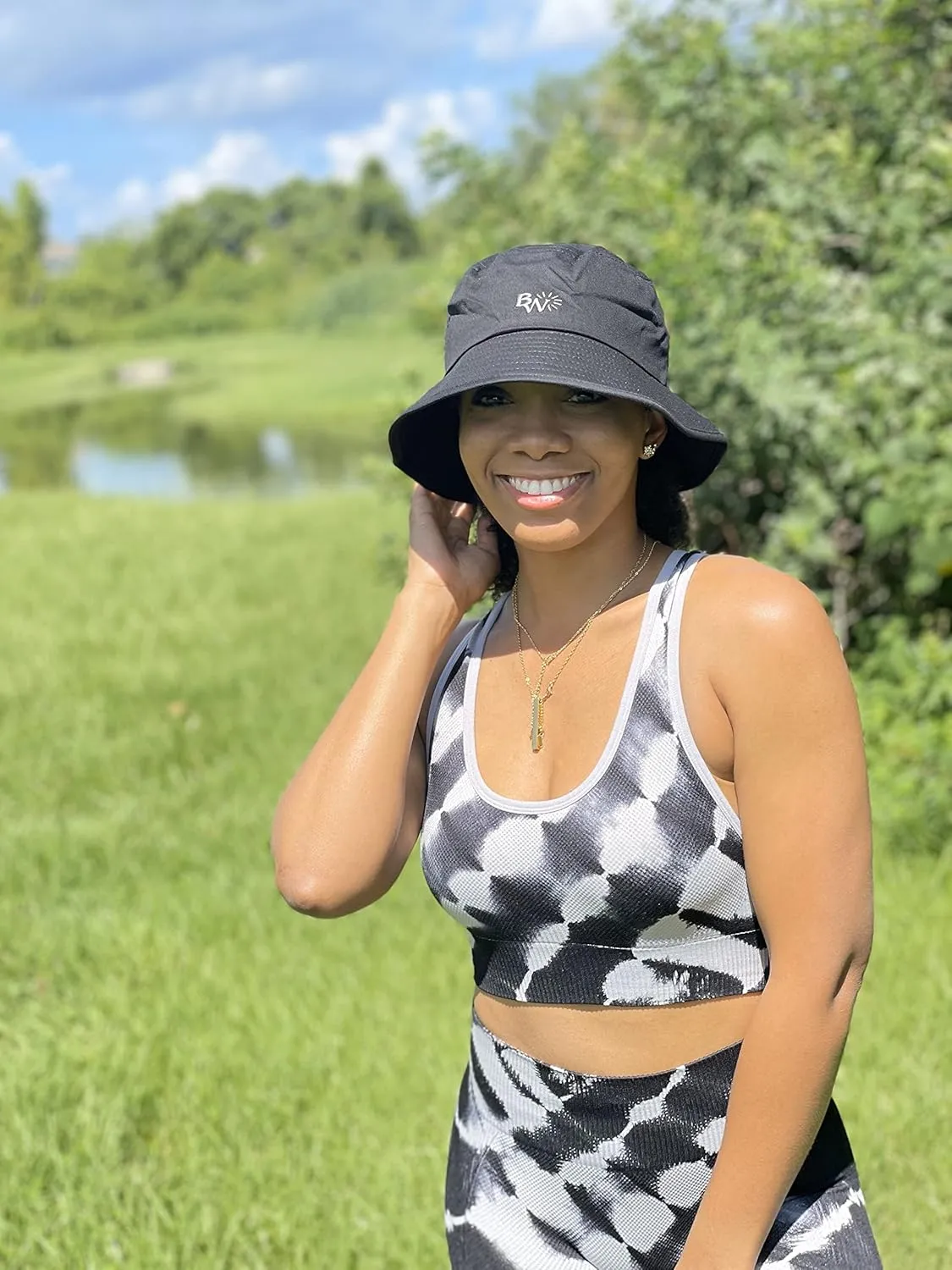 Satin-Lined Cotton Bucket Hat: Stylish Sun Protection Satin Lined Bucket Hat for Women Outdoor Adventures